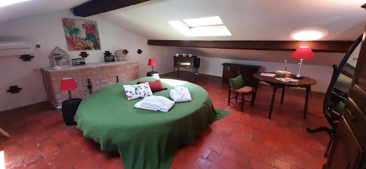 Bed And Breakfast La Grande Lauzade Le Luc Exterior photo